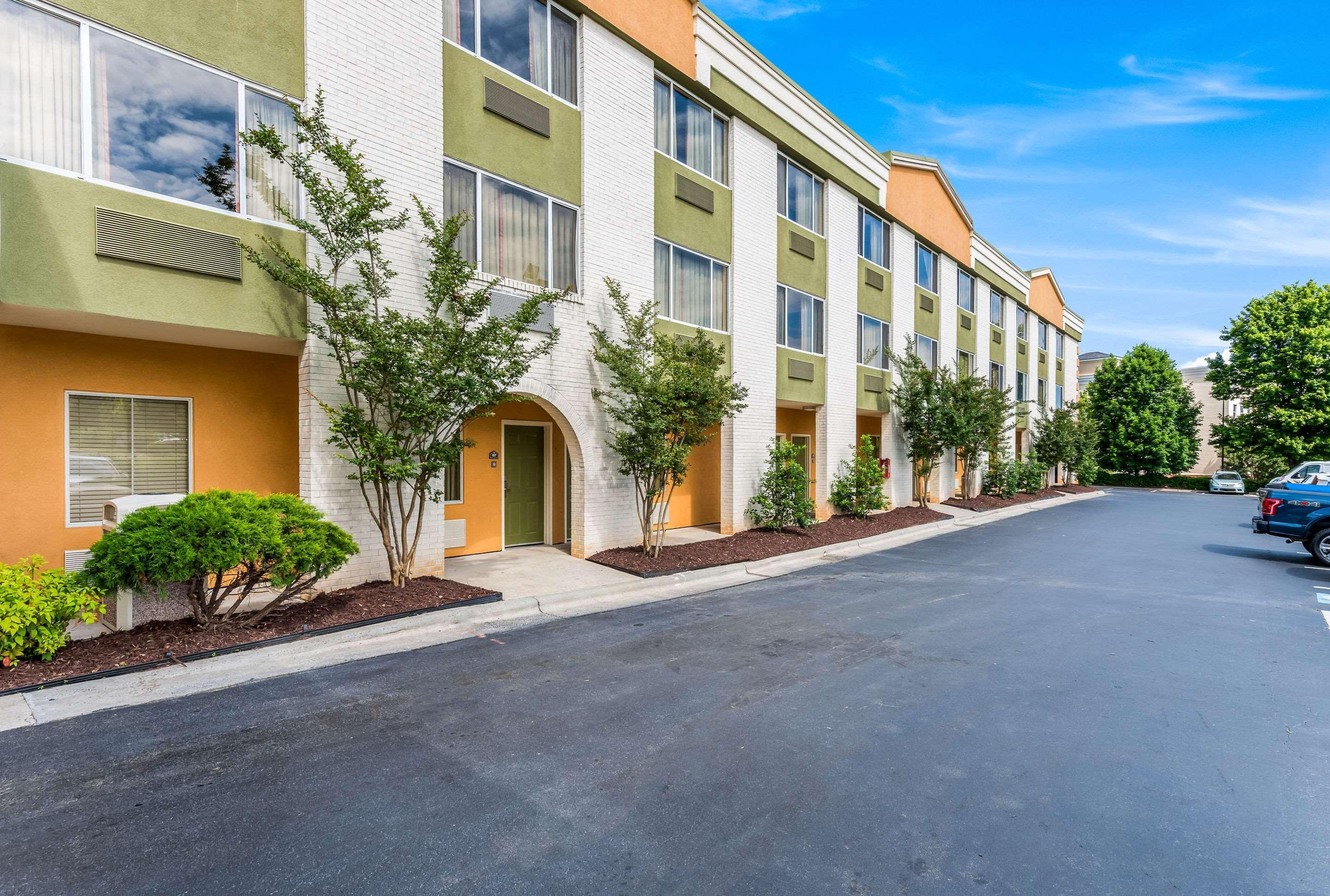 Quality Inn Huntersville Near Lake Norman Exterior photo